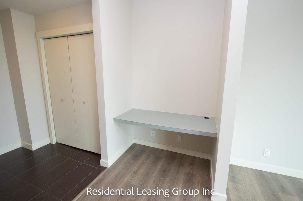 1101 12 Ave Sw - Photo 3 of 15