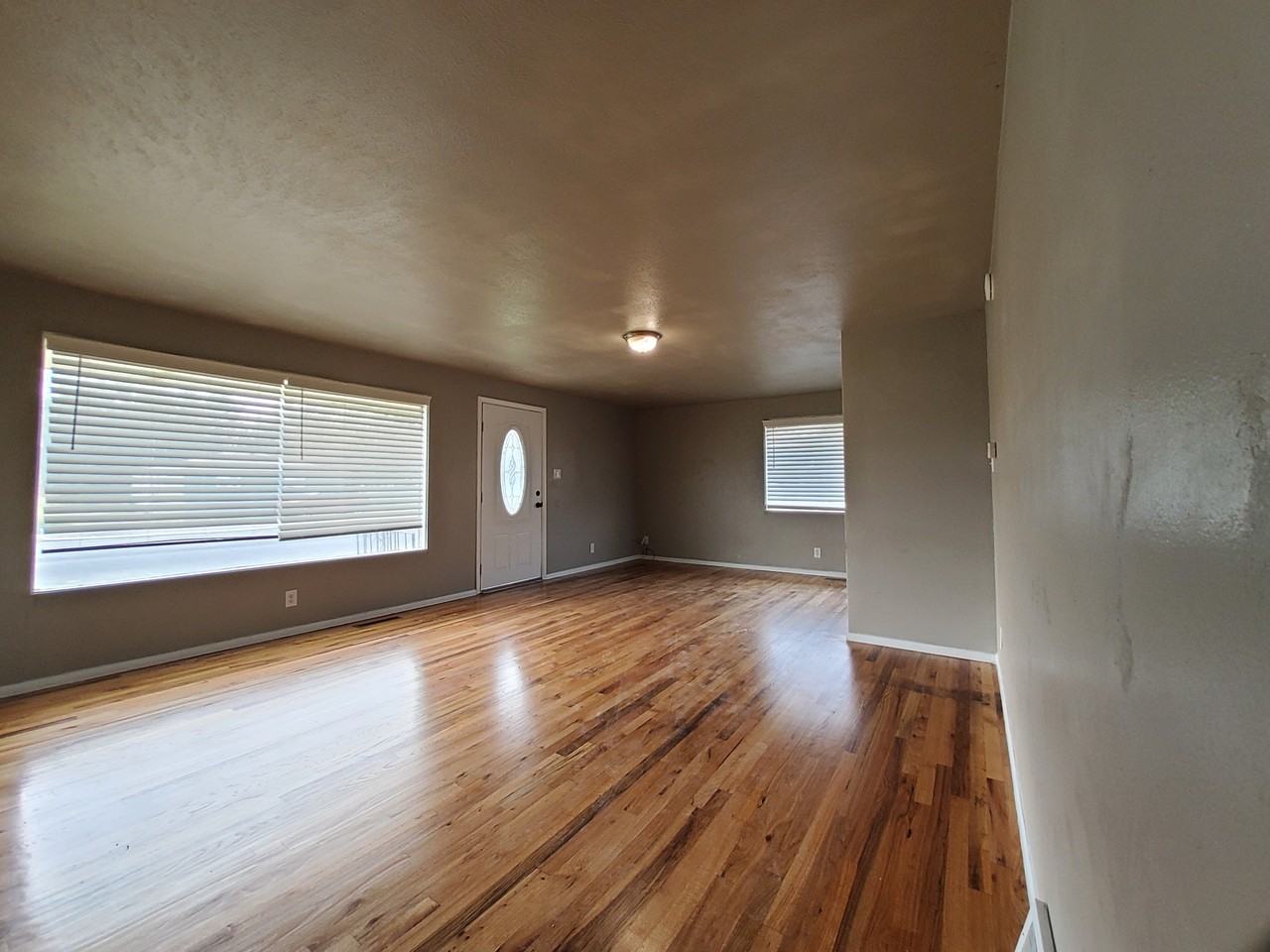 1831 Elizabeth Blvd - Photo 3 of 3