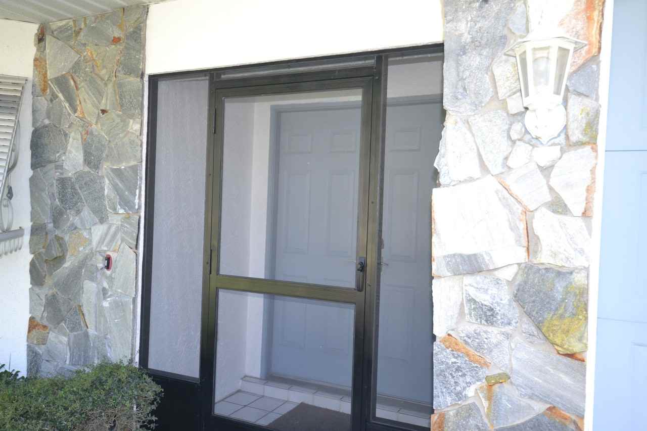 3852 Thornbush Ln - Photo 3 of 40