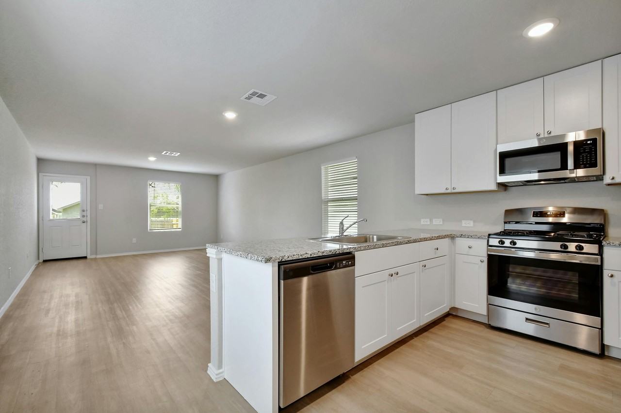 4250 Thalweg Way - Photo 3 of 25