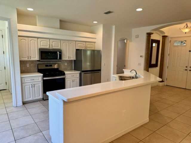 5224 Esplande Court - Photo 5 of 36