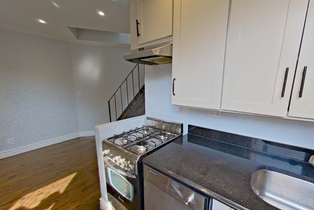 E 13th St #6E - Photo 6 of 7