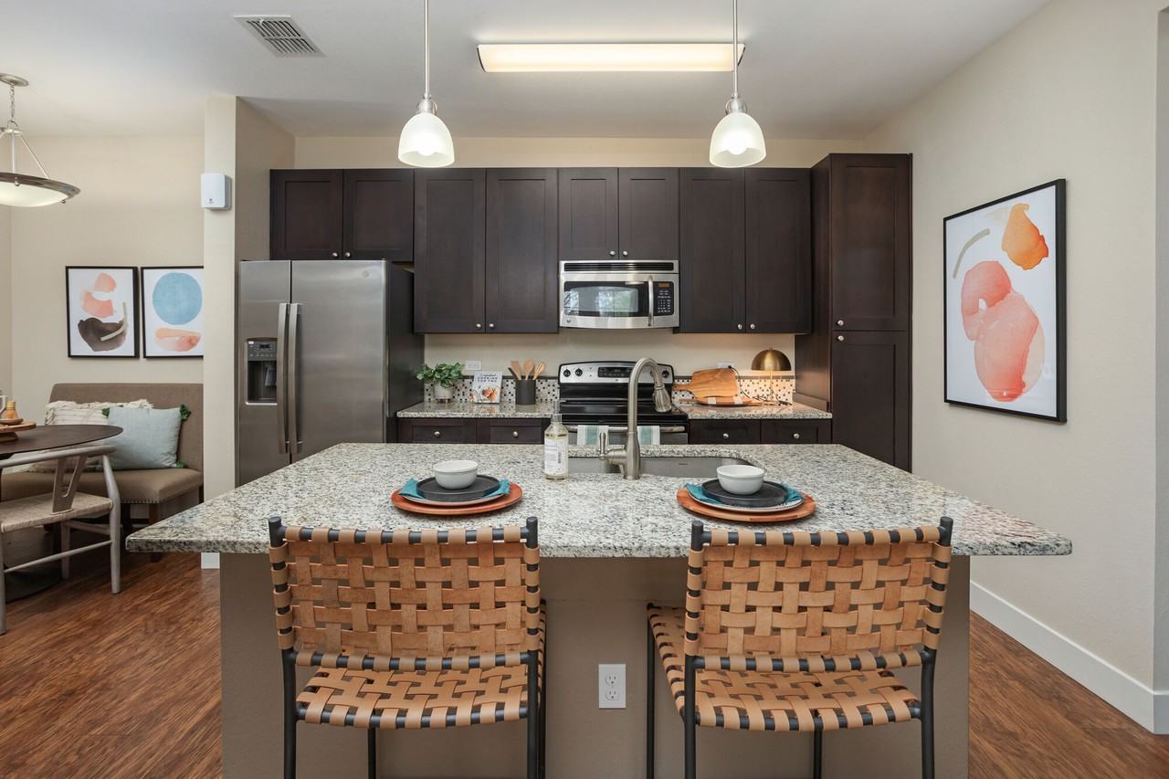 Evander Square - Photo 2 of 31