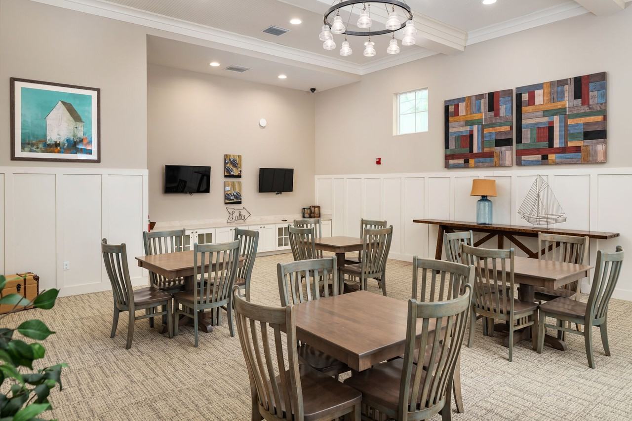 Evander Square - Photo 4 of 31