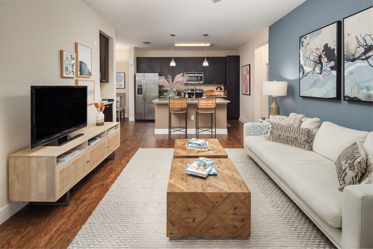 Evander Square - Photo 5 of 31