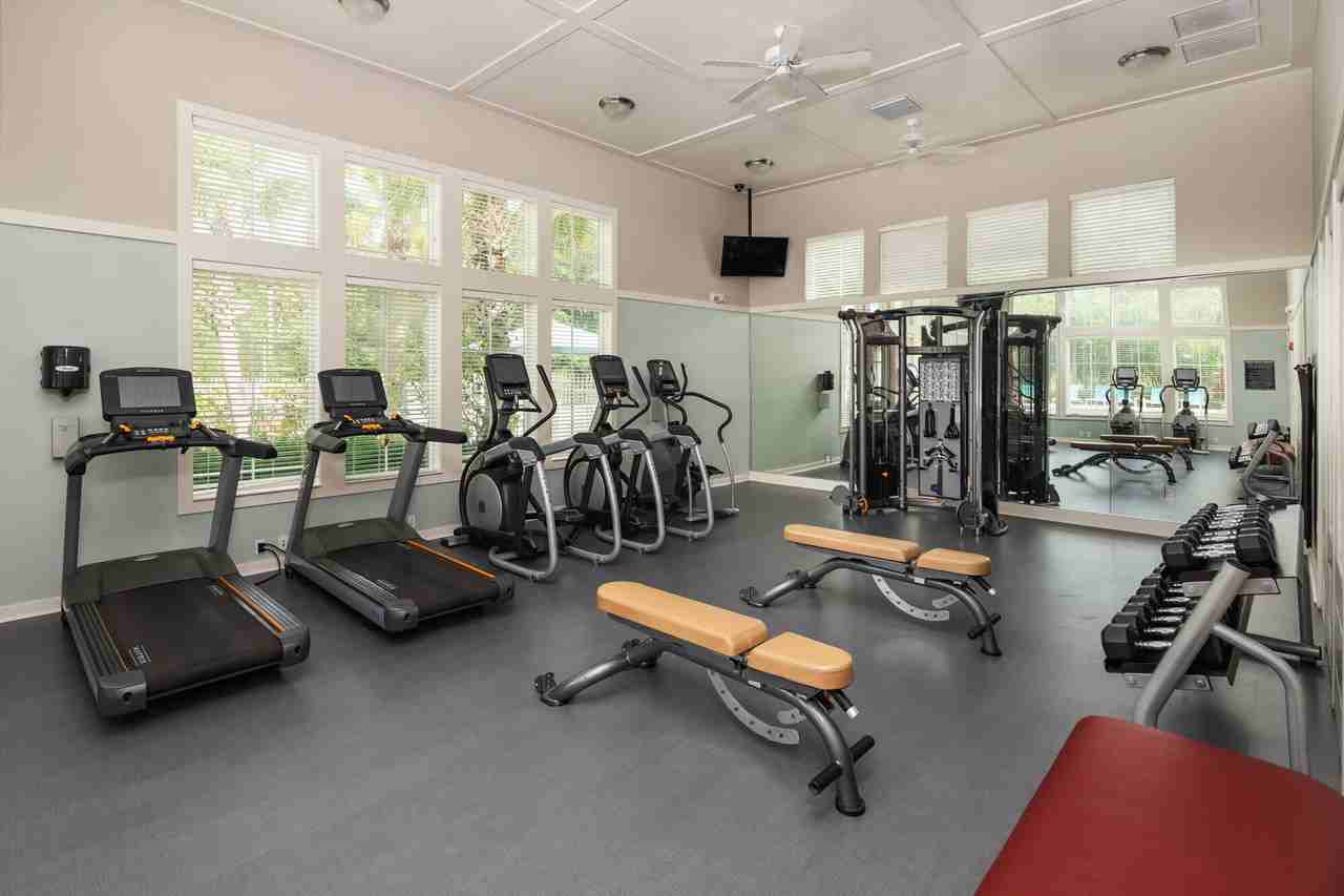 Evander Square - Photo 6 of 31