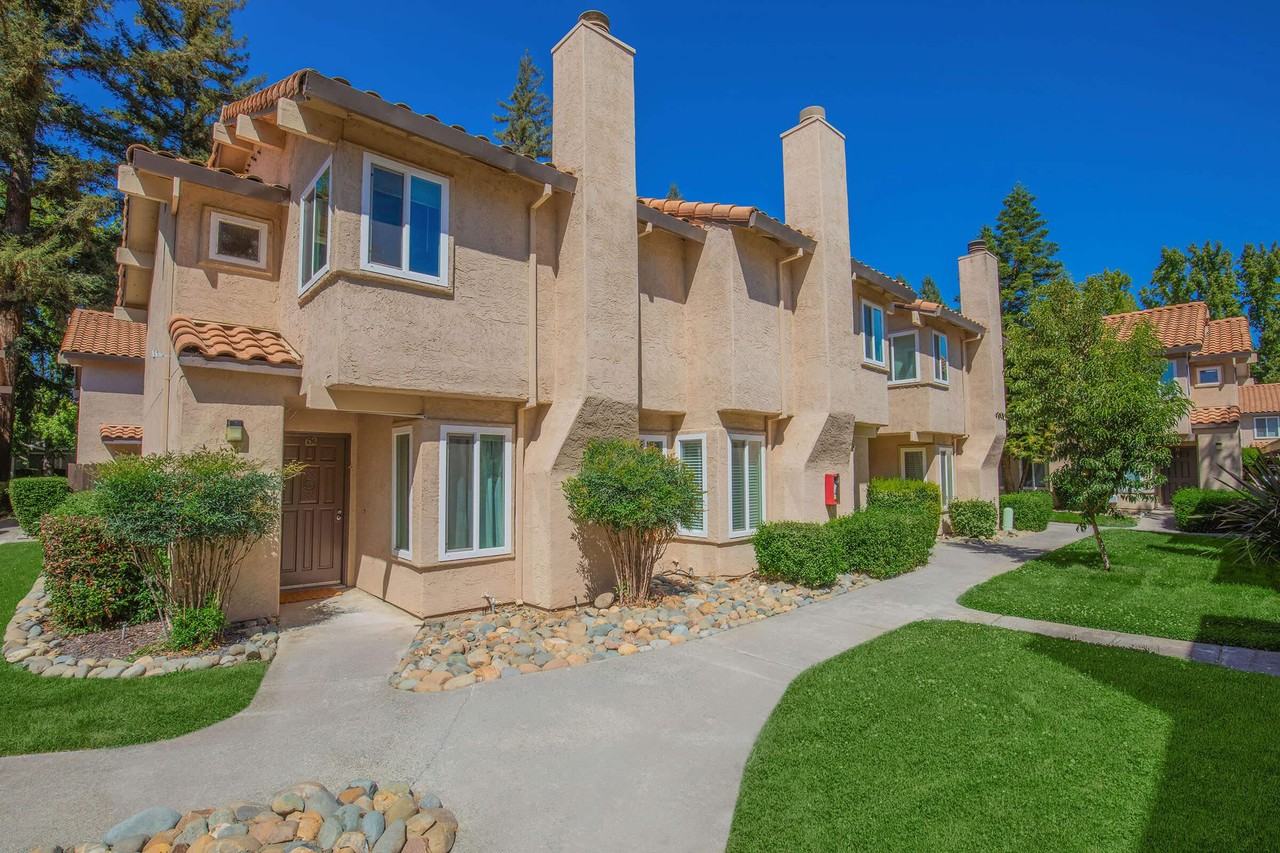 Southwood Townhome Apartments - Photo 5 of 50