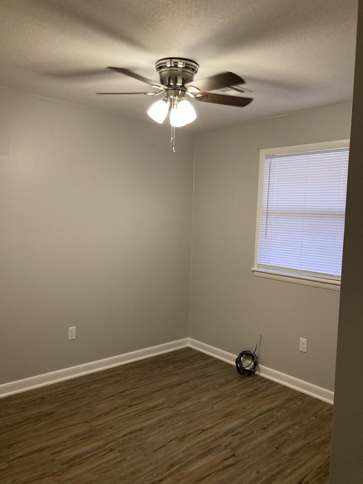 430 Holly St - Photo 2 of 9