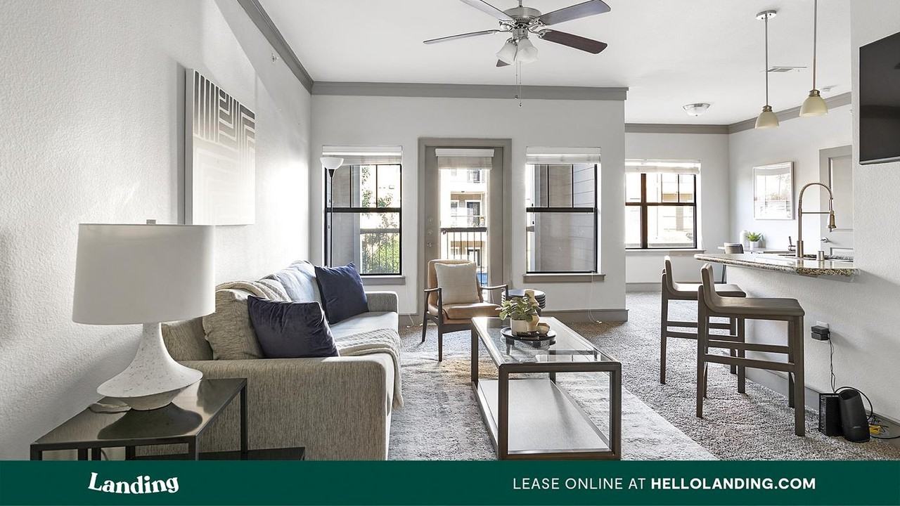 4689 Mustang Pkwy - Photo 2 of 50