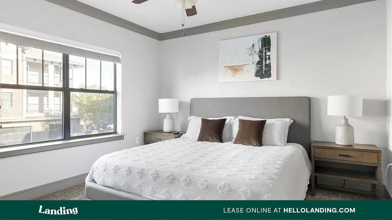 4689 Mustang Pkwy - Photo 3 of 50