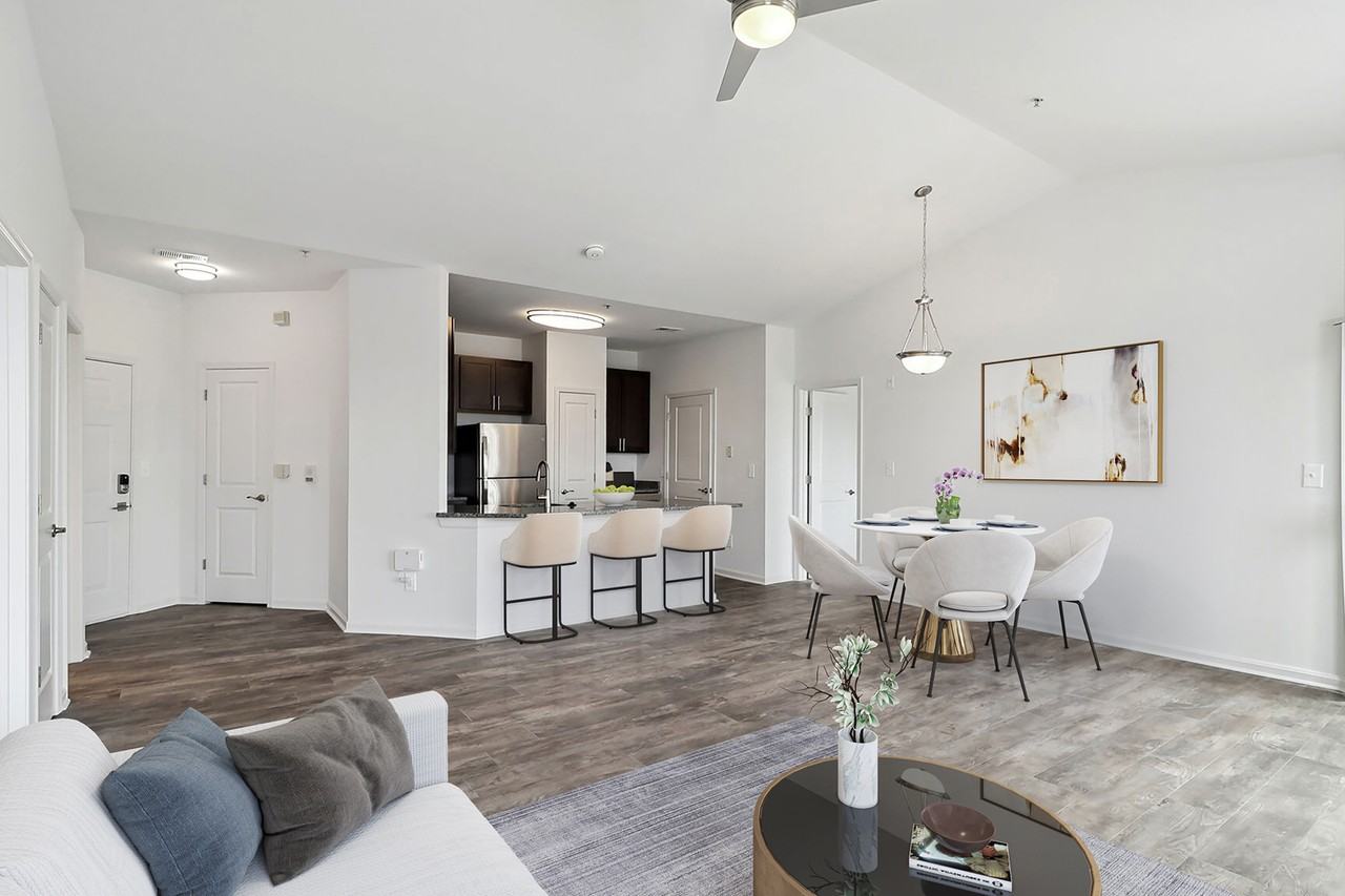 Windsor Commons Apartments - Photo 5 of 25