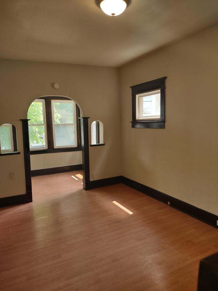 54 Weyand Ave #1 - Photo 3 of 29