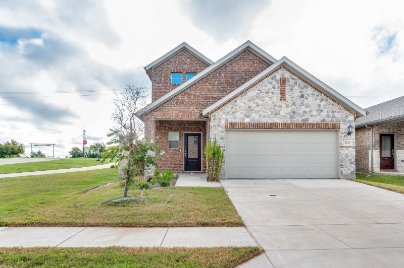 5011 Bellhurst Dr - Photo 2 of 20