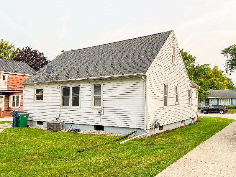 318 E Johnson St - Photo 4 of 33