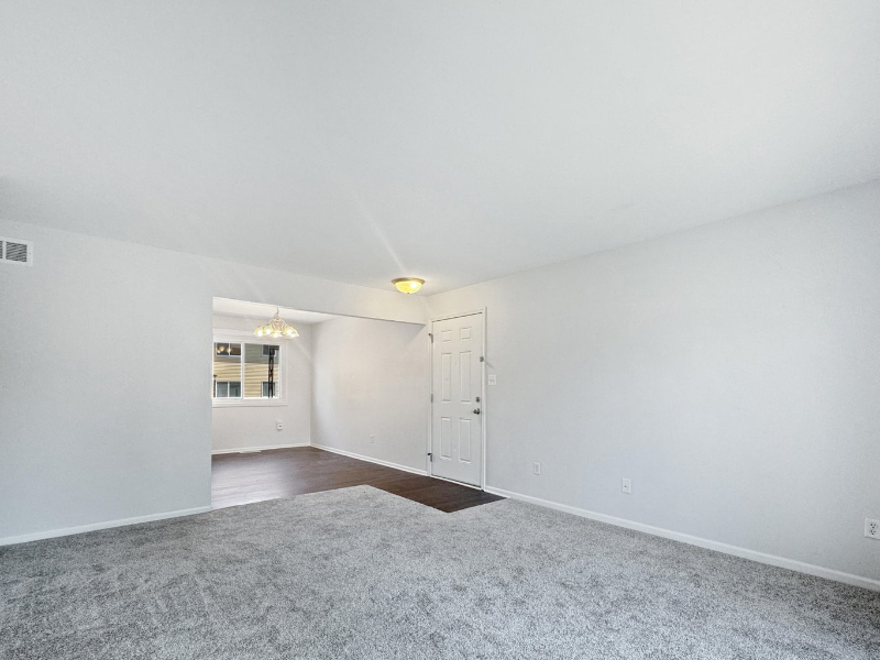 1686 Crestwood Dr #1 - Photo 2 of 9