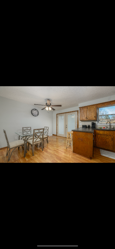 1093 Baier Ave - Photo 2 of 9