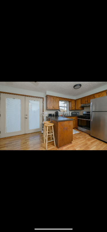 1093 Baier Ave - Photo 3 of 9