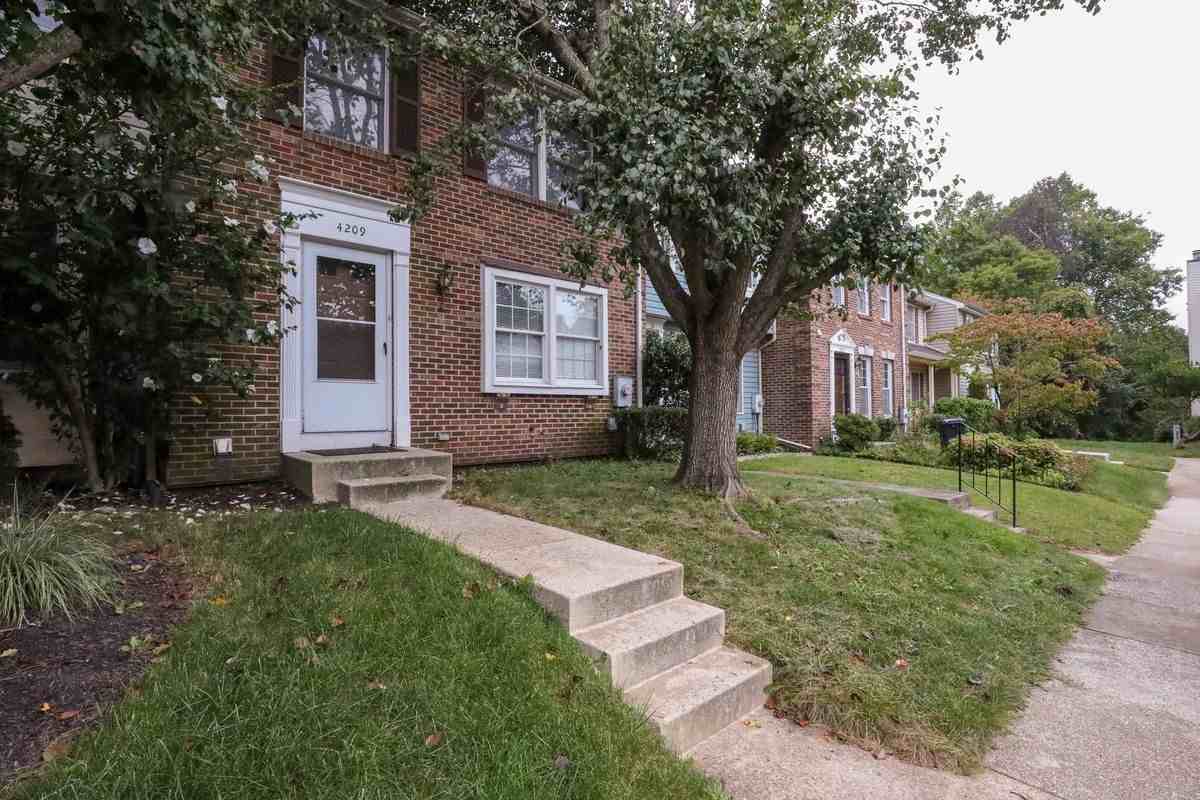 4209 Dunwood Ter - Photo 2 of 14