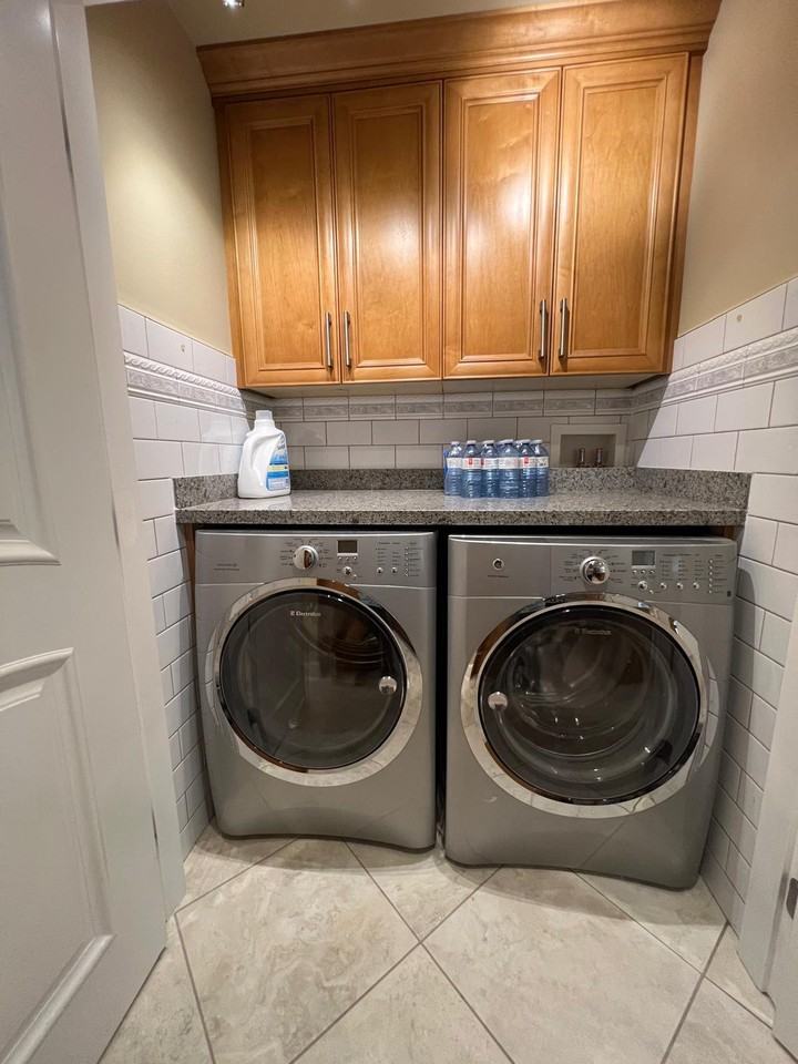 324 17th Street East - Photo 4 of 10