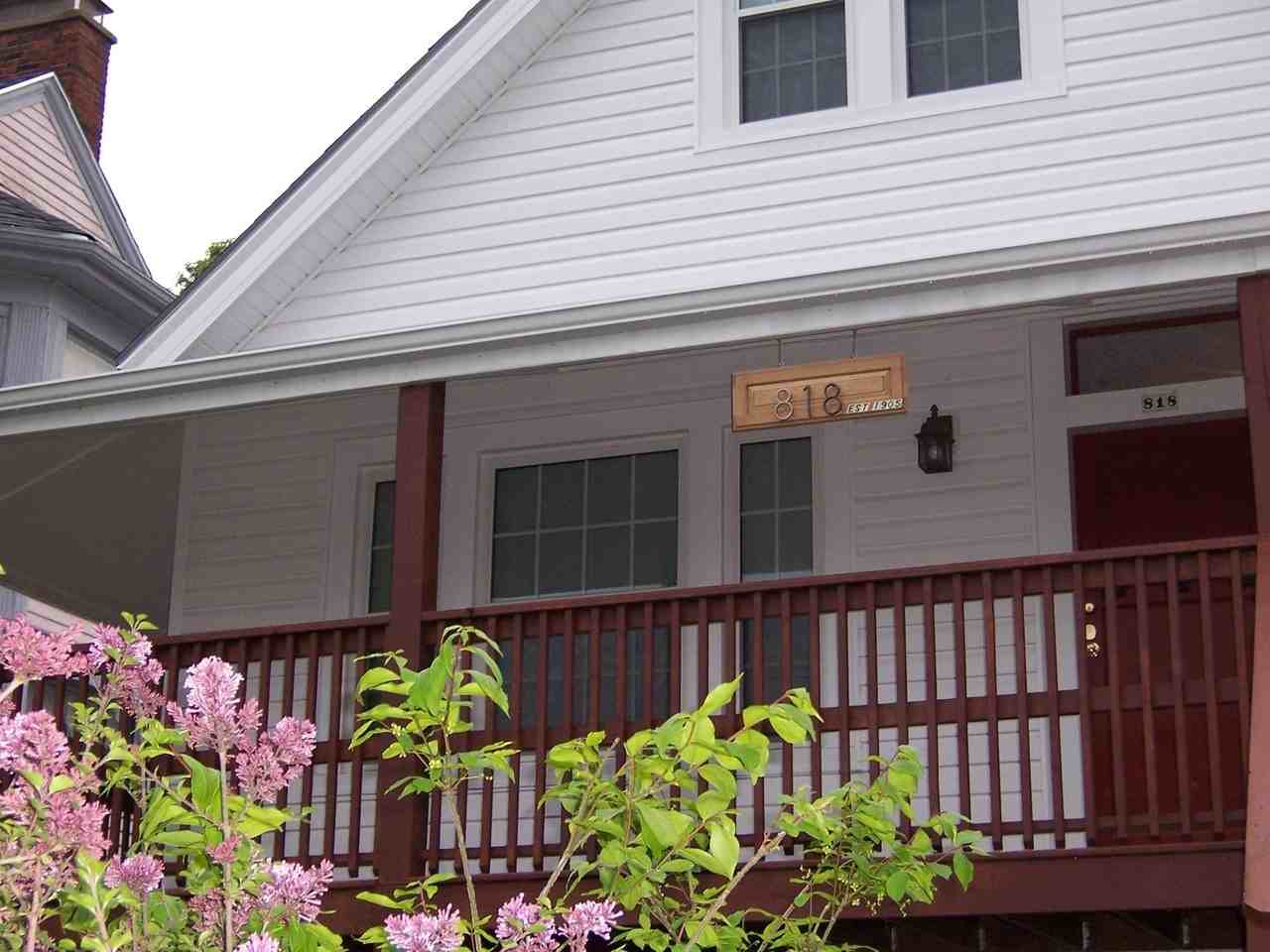 818 S 33rd St - Photo 3 of 40