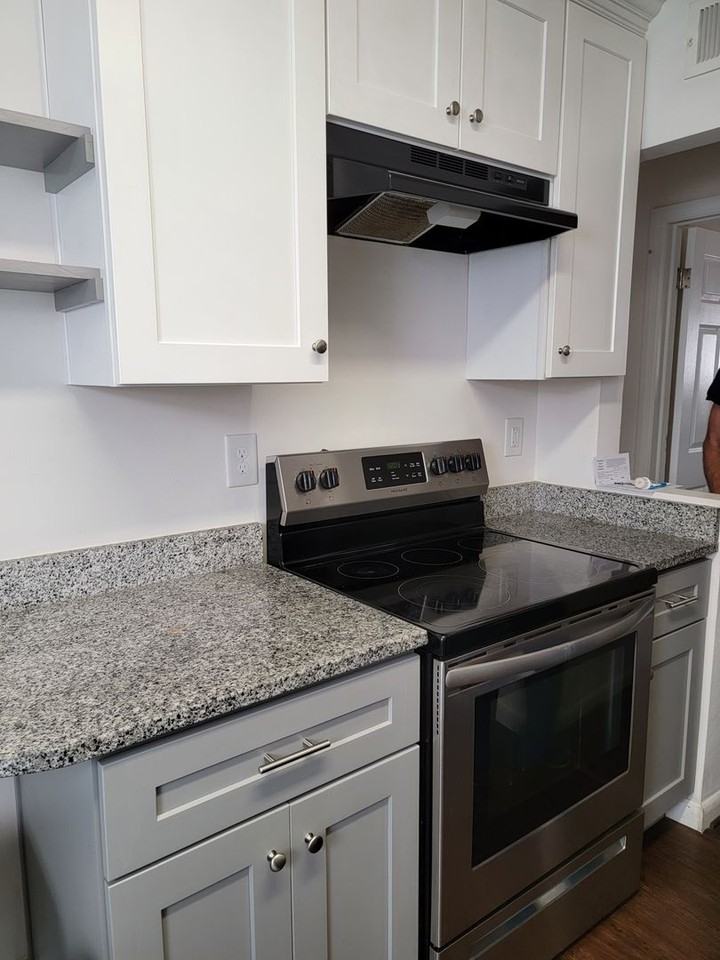 229 W 38th St #A - Photo 3 of 24
