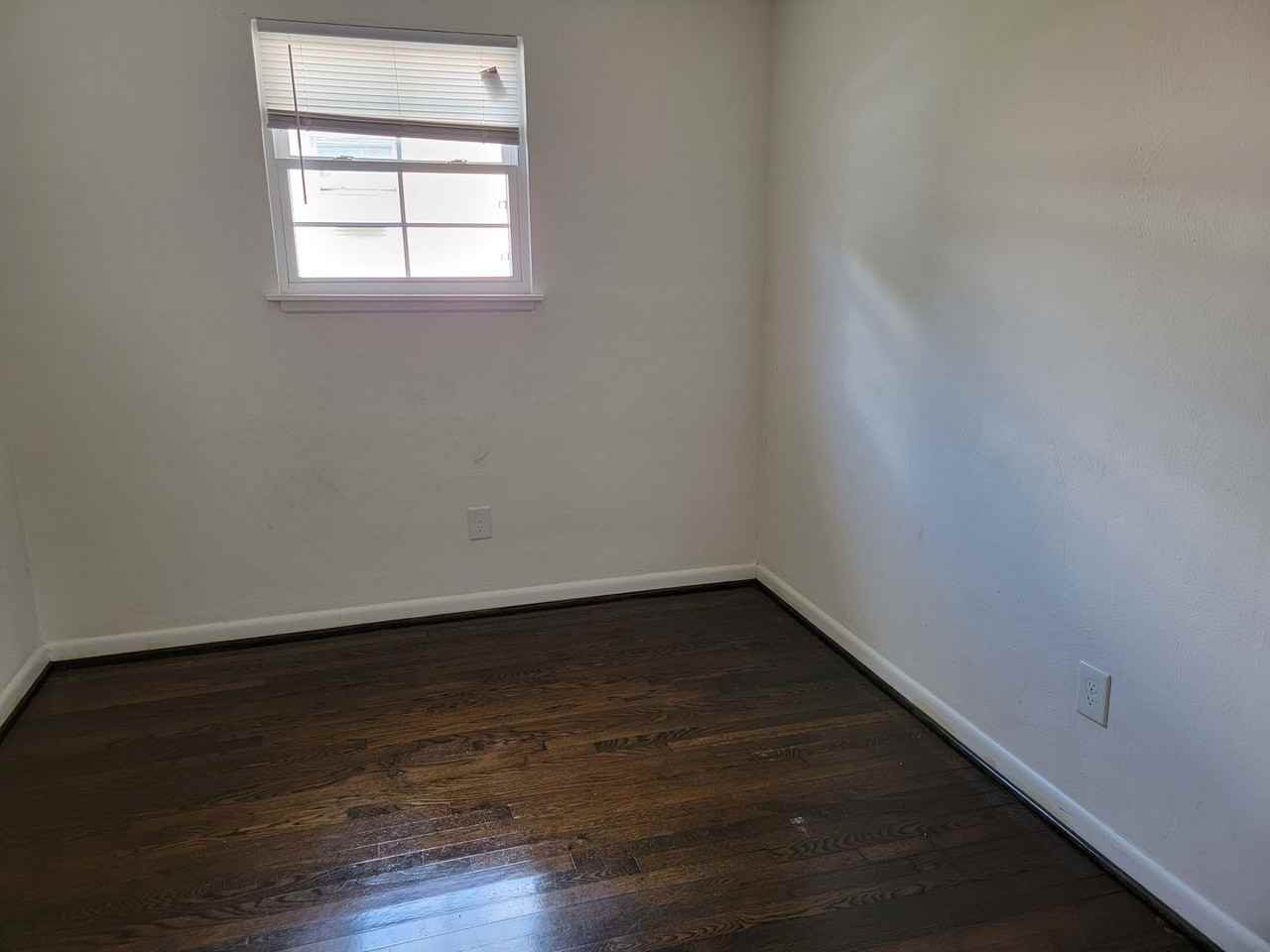 229 W 38th St #A - Photo 7 of 24