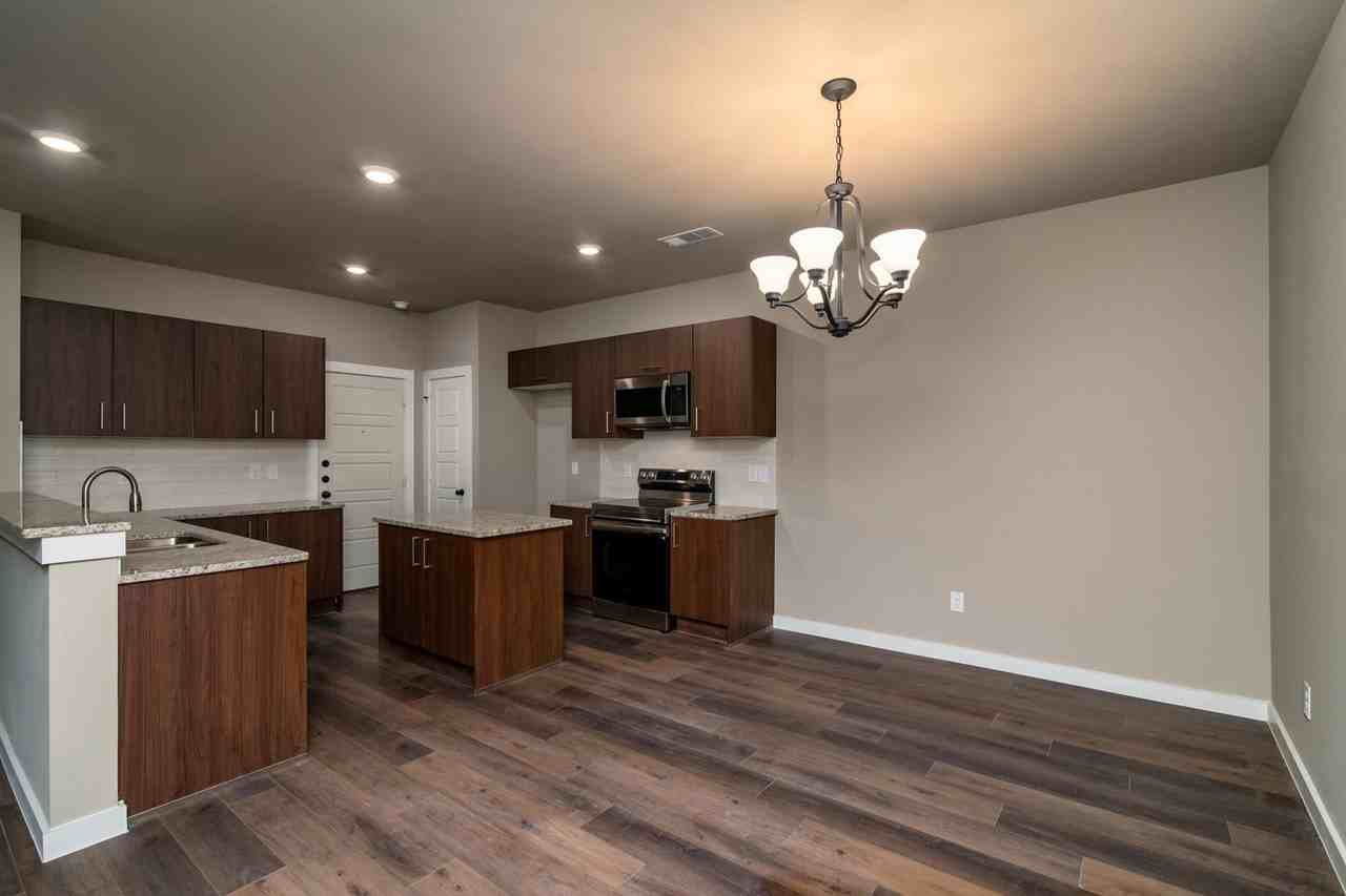 637 Fallow Dr - Photo 3 of 20
