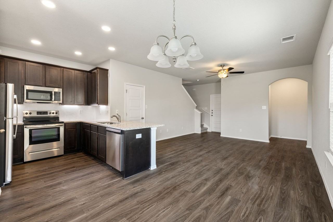 5515 Haven Spgs #1 - Photo 5 of 16