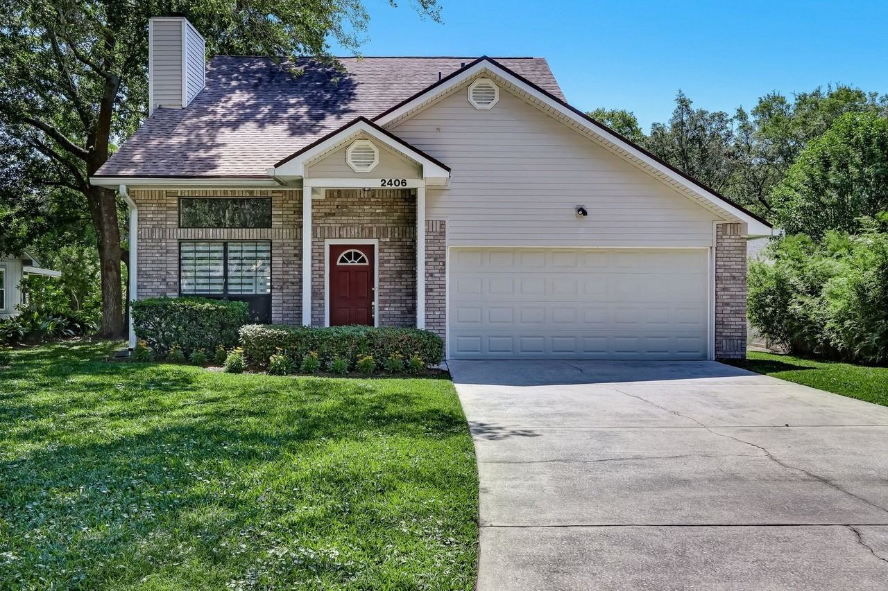 2406 Pirates Bay Dr - Photo 3 of 44