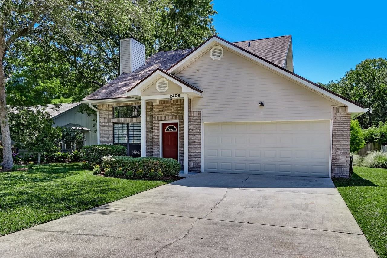 2406 Pirates Bay Dr - Photo 4 of 44