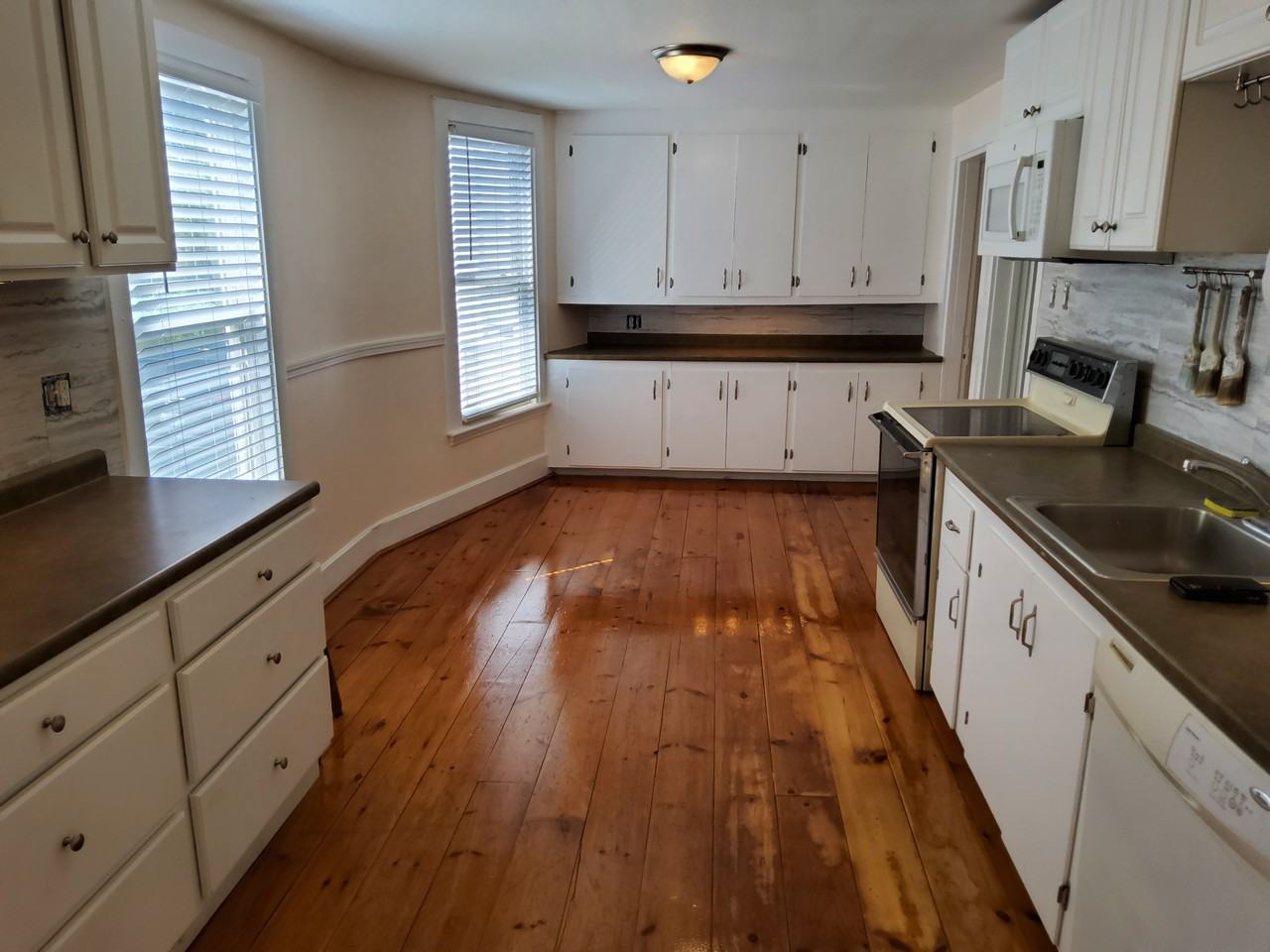 444 Saint John St #1 - Photo 2 of 19