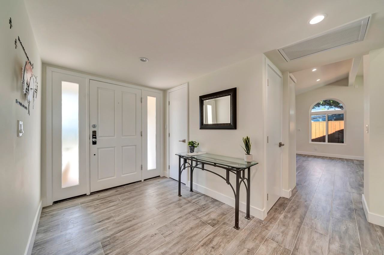 5852 Mcdonie Avenue #NA - Photo 6 of 50