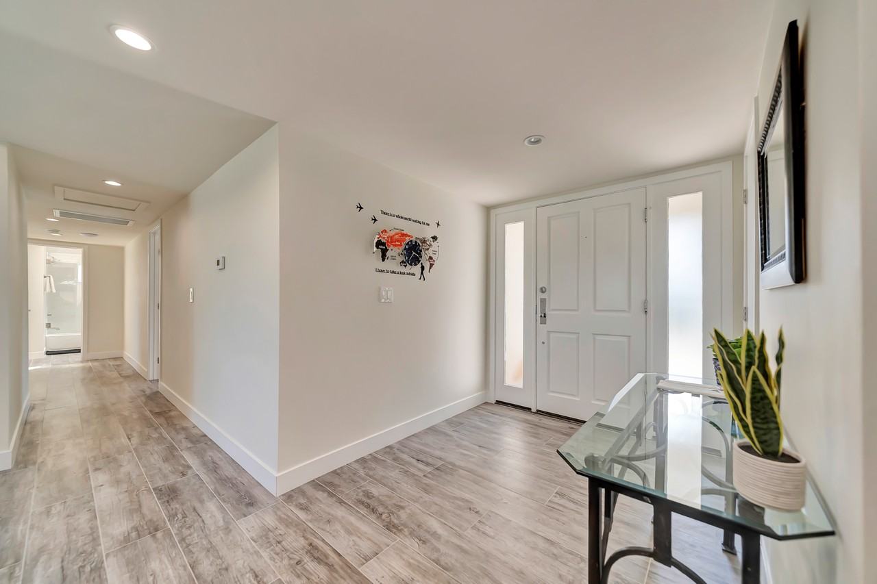 5852 Mcdonie Avenue #NA - Photo 7 of 50