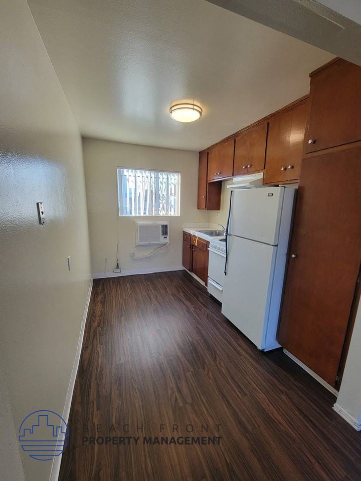 13921 Normandie Ave. - Photo 2 of 15