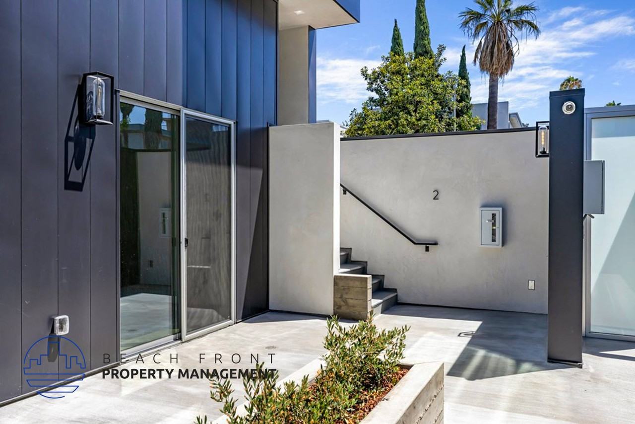 1011 N. Crescent Heights Blvd. - Photo 3 of 14