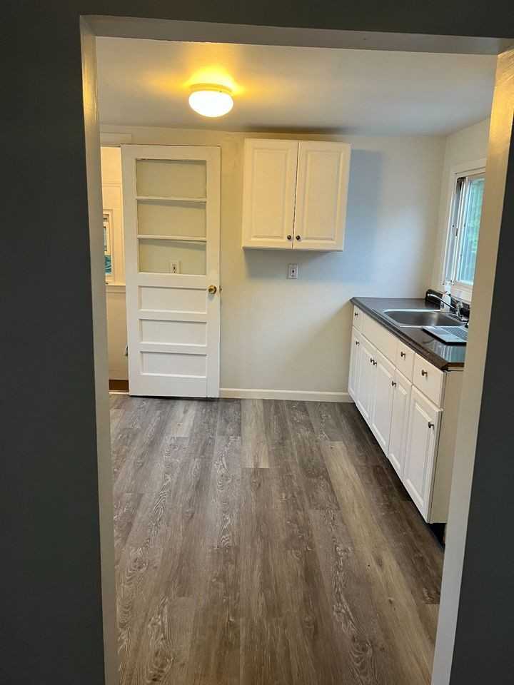77 Floyd St - Photo 3 of 10