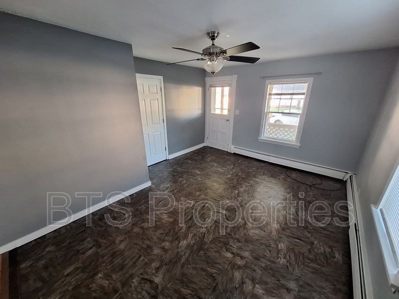 114 S Cedar St - Photo 4 of 18