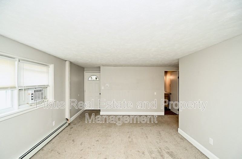 12542 Osborne Ave Ne - Photo 2 of 8