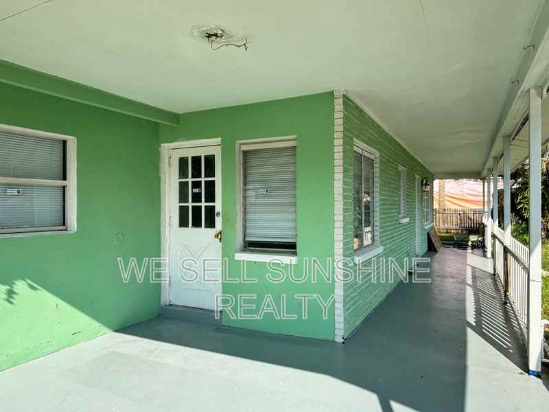 2808 Madison St W - Photo 3 of 26
