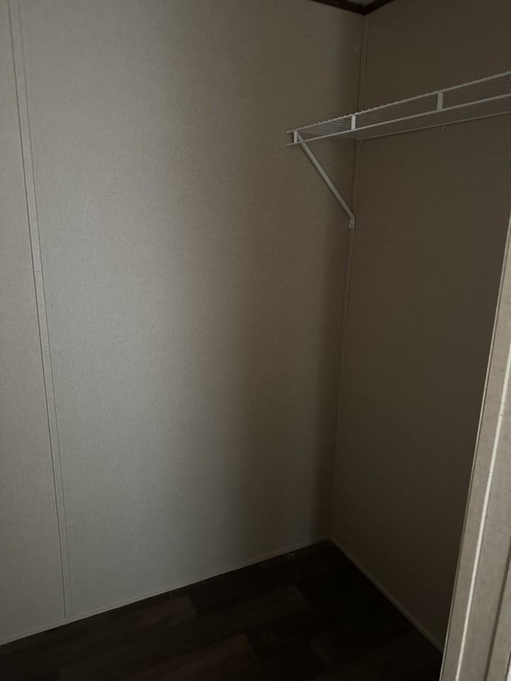 12032 W Claire St - Photo 2 of 18