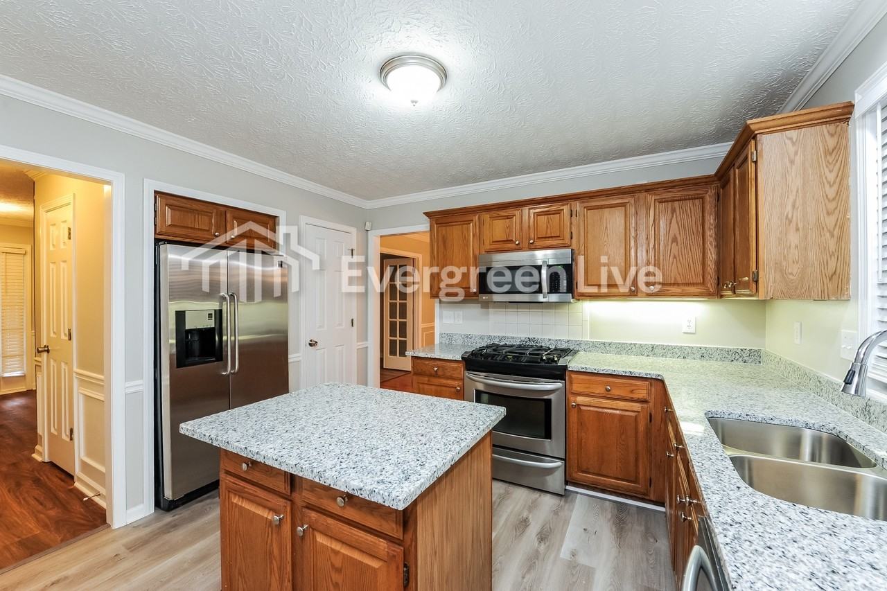 9928 Point View Dr - Photo 4 of 16