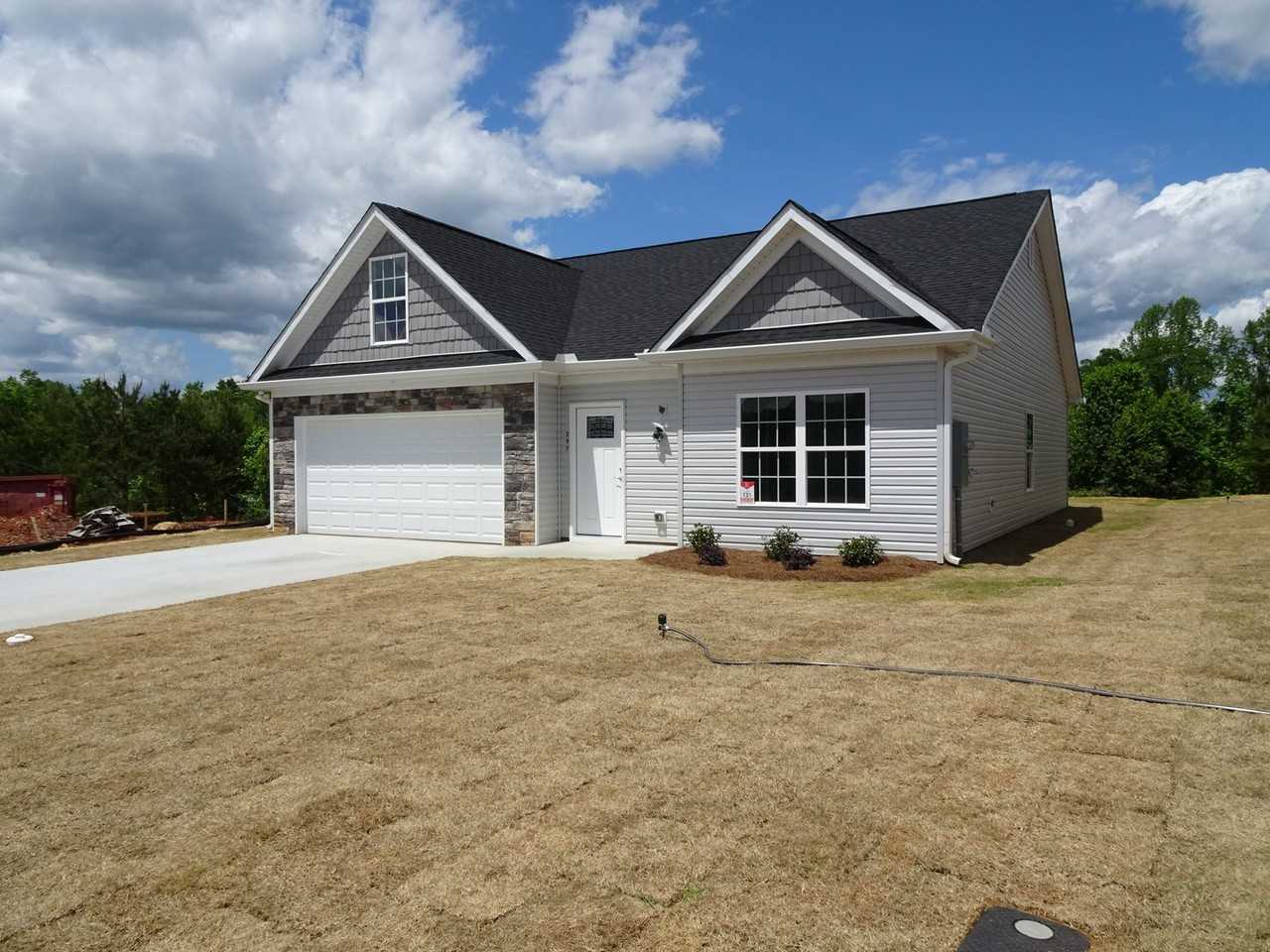 397 Highland Pointe Dr - Photo 2 of 11