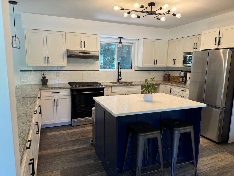 19648 42 Avenue - Photo 2 of 24