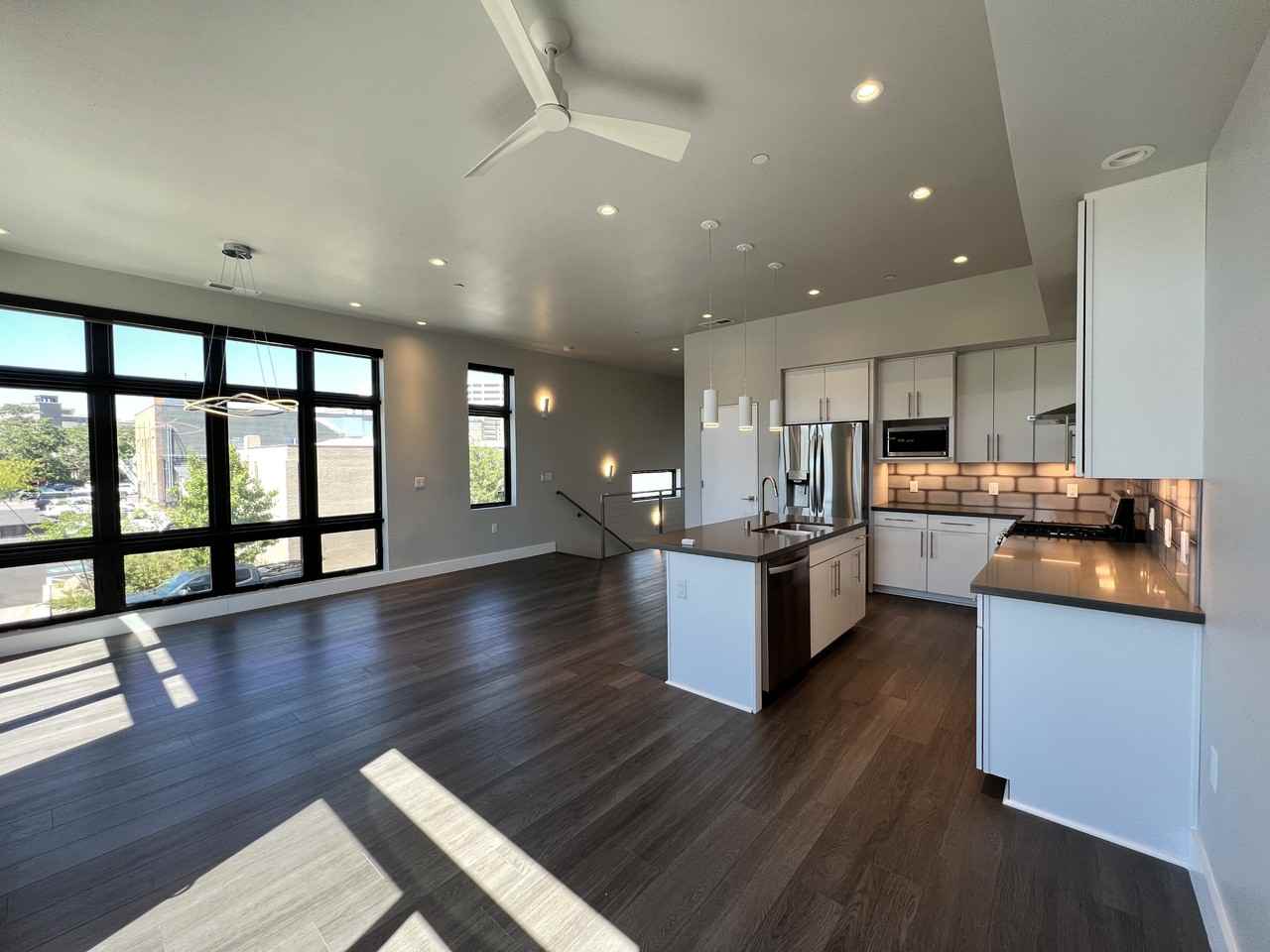 100 High St #100HIGHST - Photo 3 of 16