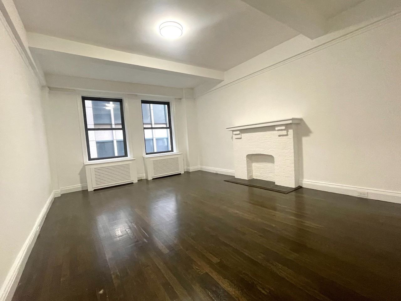 W 55th St #7E - Photo 2 of 12