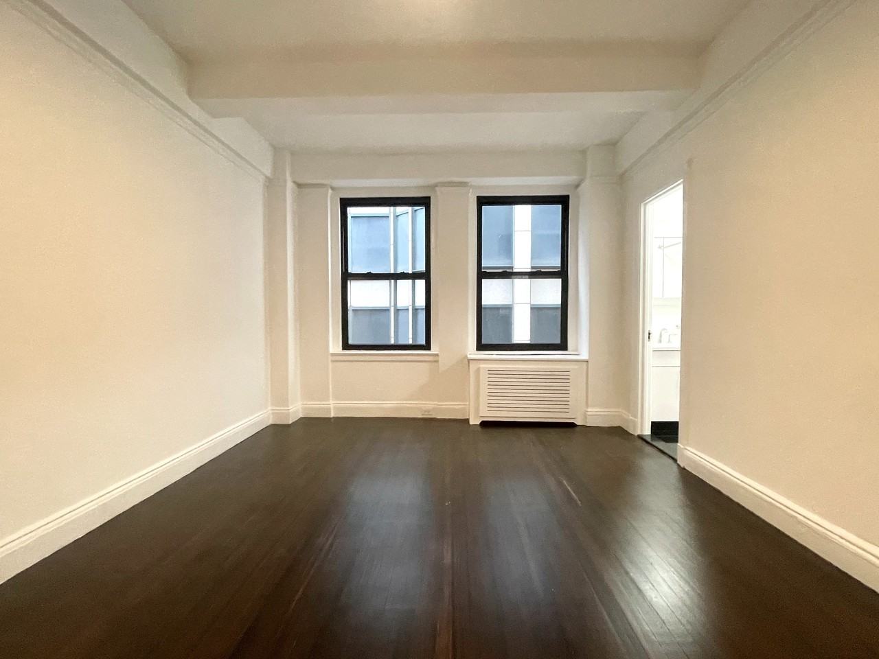 W 55th St #7E - Photo 6 of 12