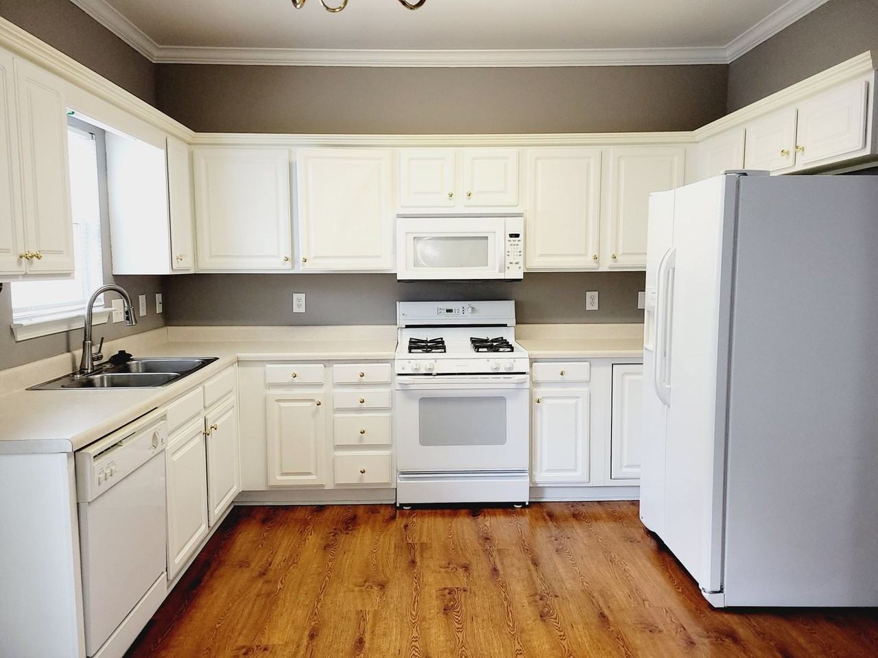 5295 Cottage Ln - Photo 4 of 16