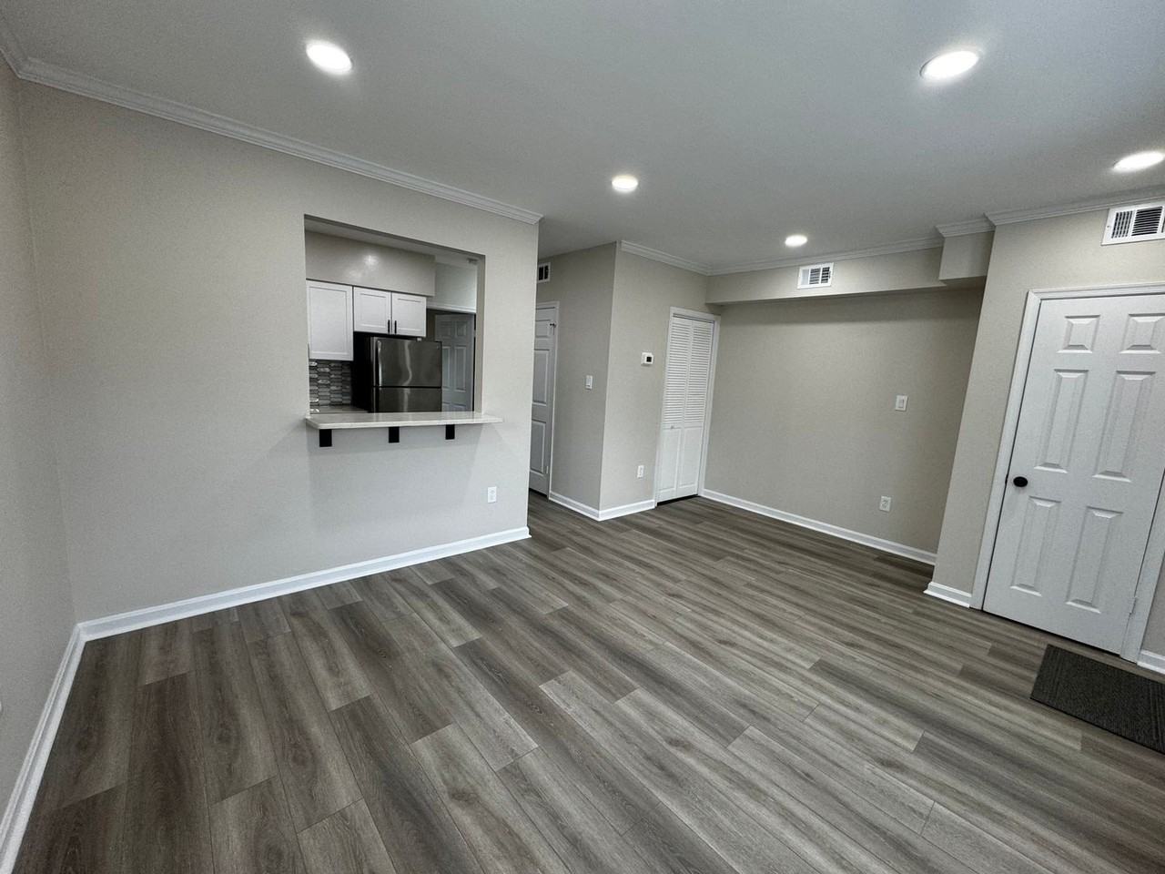 2518 Fairfax Dr #A - Photo 3 of 16