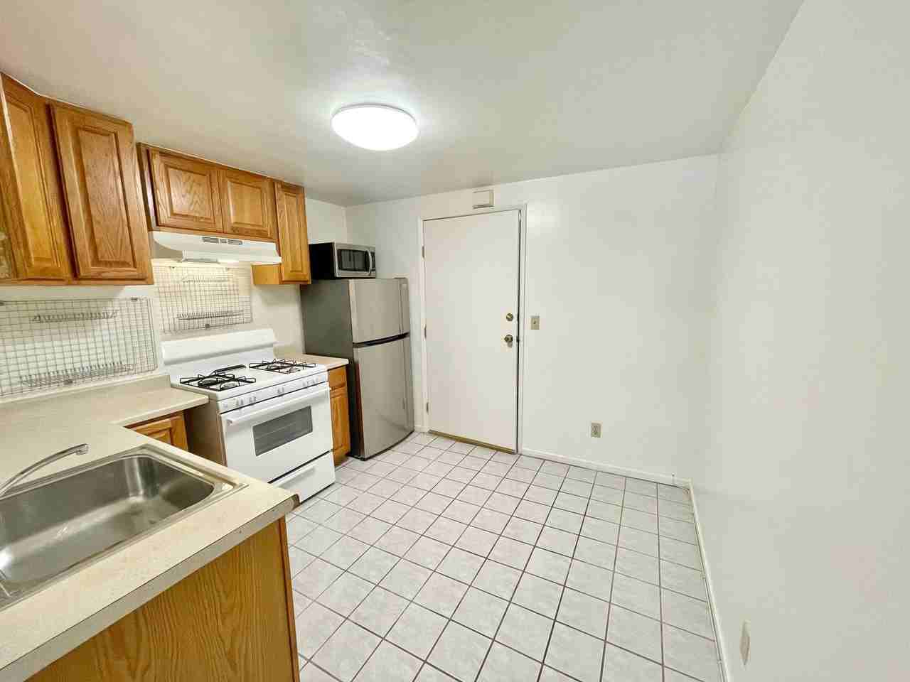 743 743 11th Avenue -  Garden - Photo 3 of 18