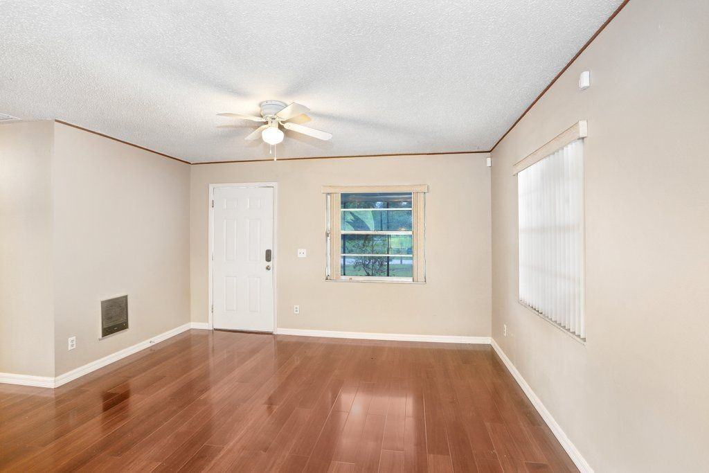 825 Chamberlain Blvd - Photo 3 of 11